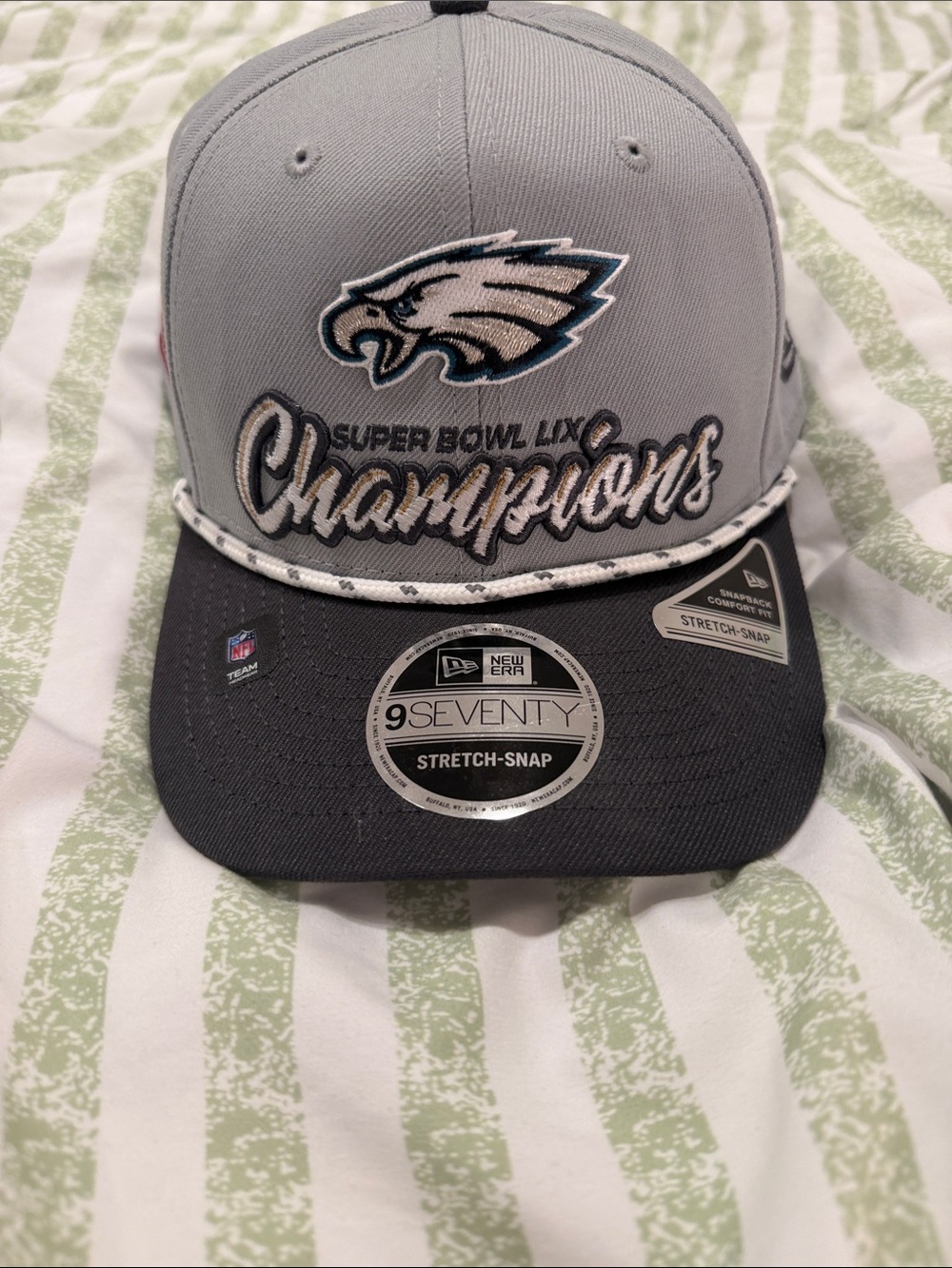New Era Philadelphia Eagles Gray and Black 9SEVENTY Super Bowl Champions Hat